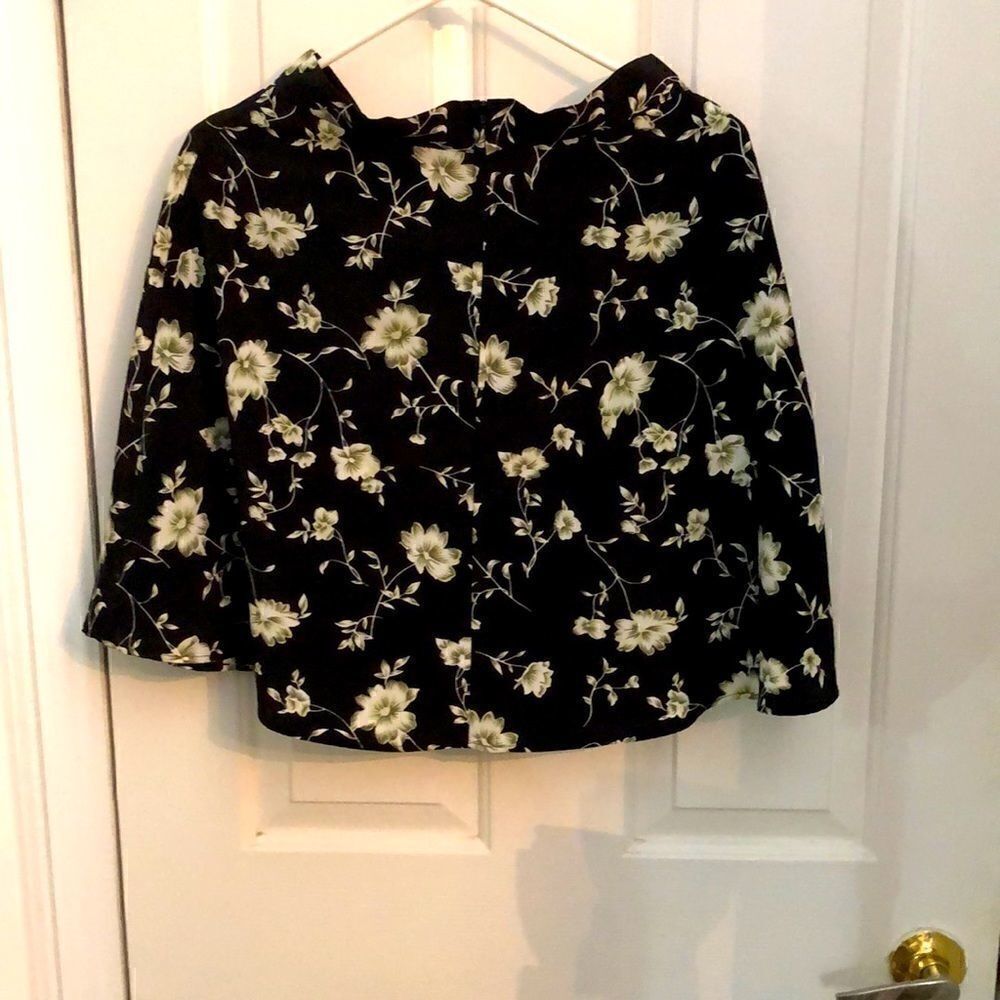 Juniors floral mini skirt   - Picture 4 of 4